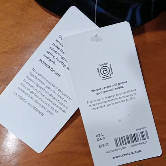 Athleta Exhilarate velvet athletic crop top. Blue & black Size xs, s, m NWT - Picture 7 of 7